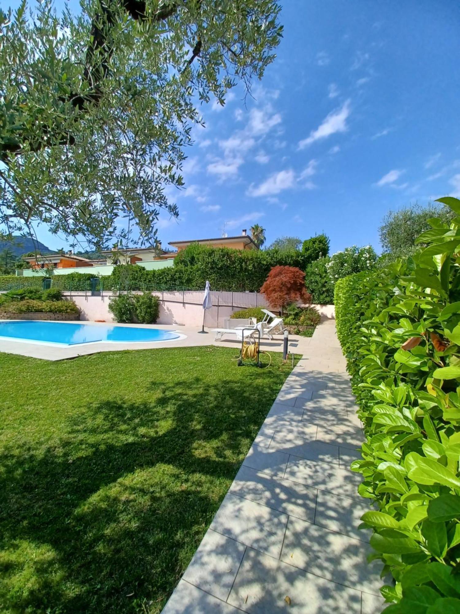Regina Gardesana Villa Exterior photo